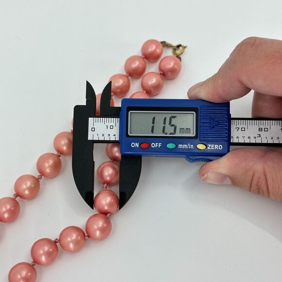 VTG Vogue Necklace Pink Beaded Hand Knotted Feminine Classic - Picture 10 of 10